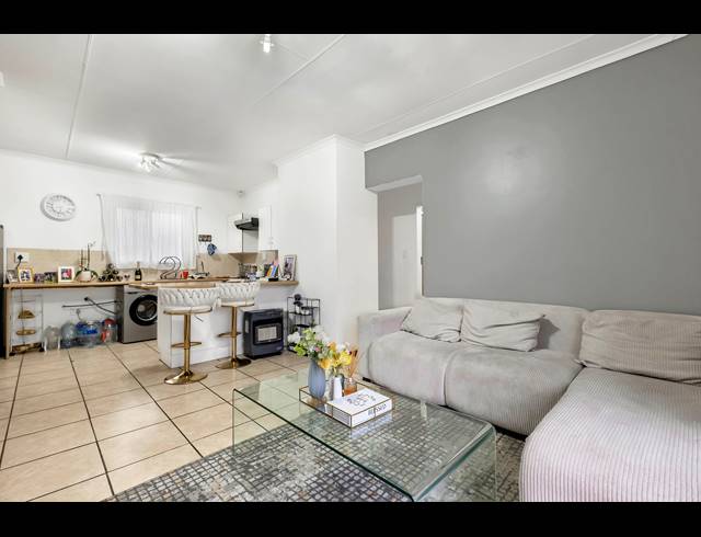2 BEDROOM APARTMENT FOR SALE IN FERNDALE